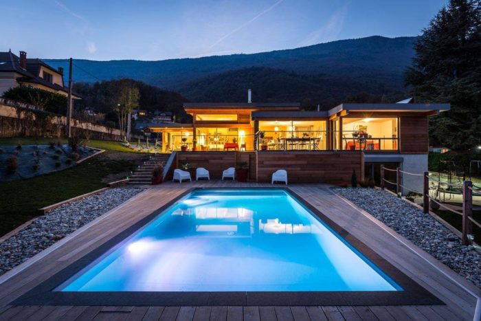 La nuit sur les bords du Lac du Bourget