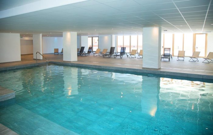 Piscine intérieure à la Plagne