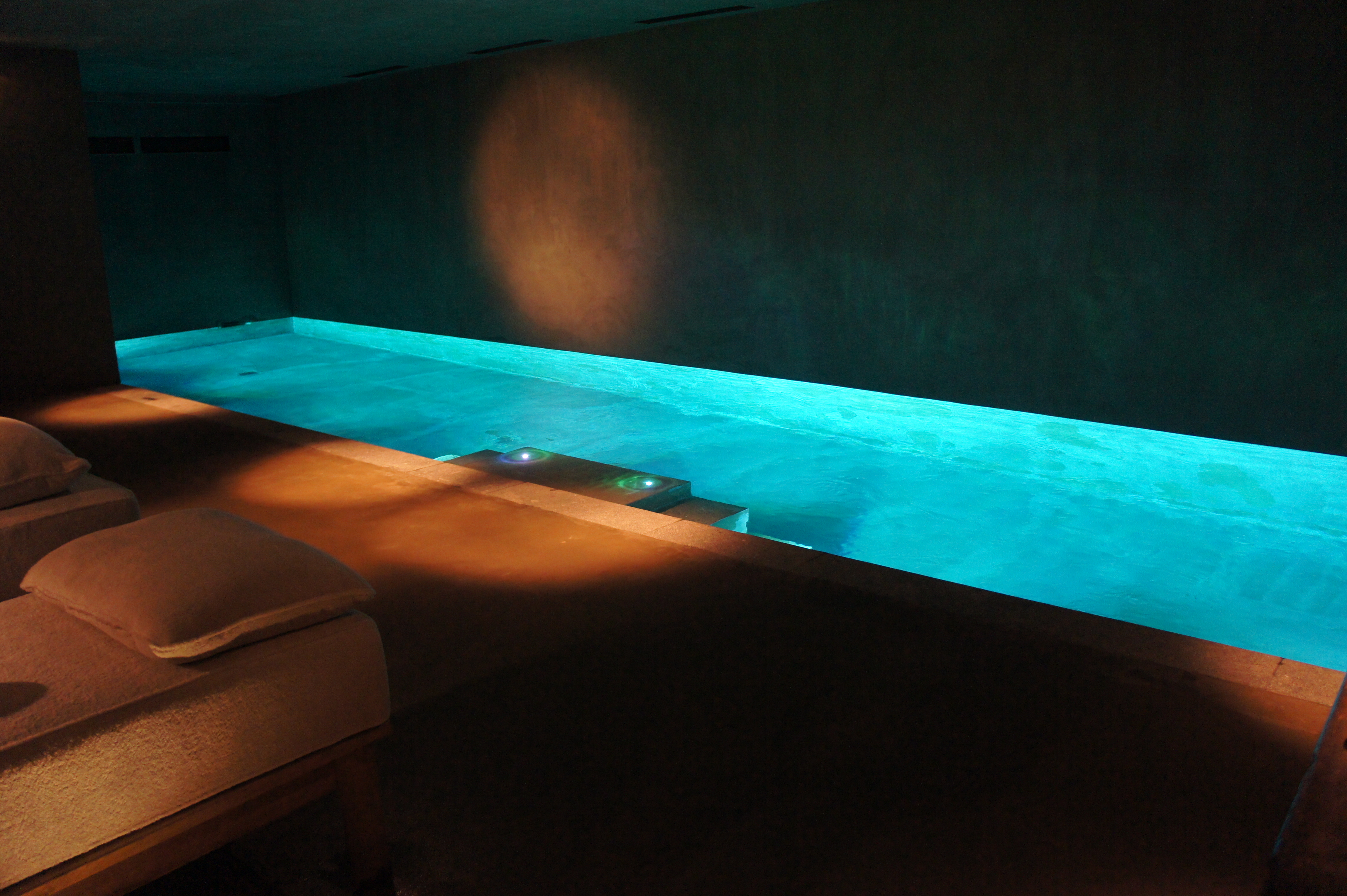 Piscine intérieure hôtel Zannier-8