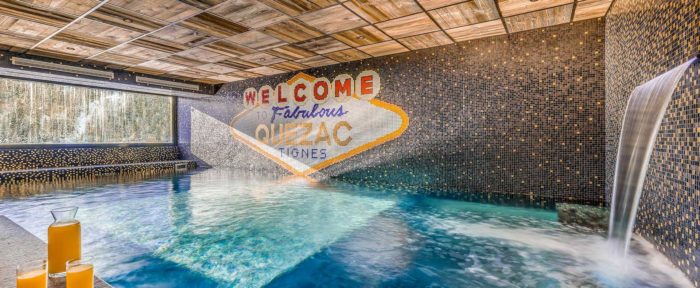 Piscine intérieure chalet Le Quezac